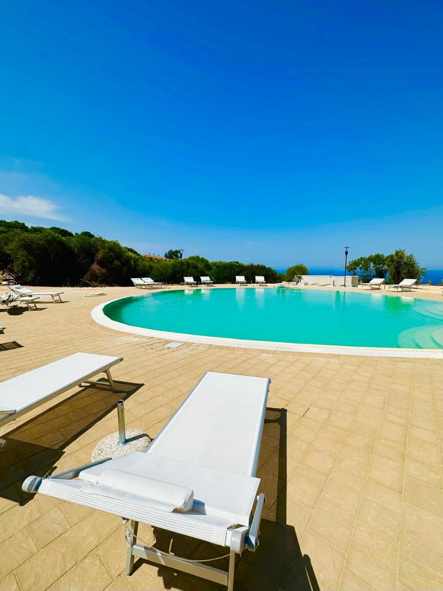 Residence Rocce Rosse Isola Rossa  Esterno foto