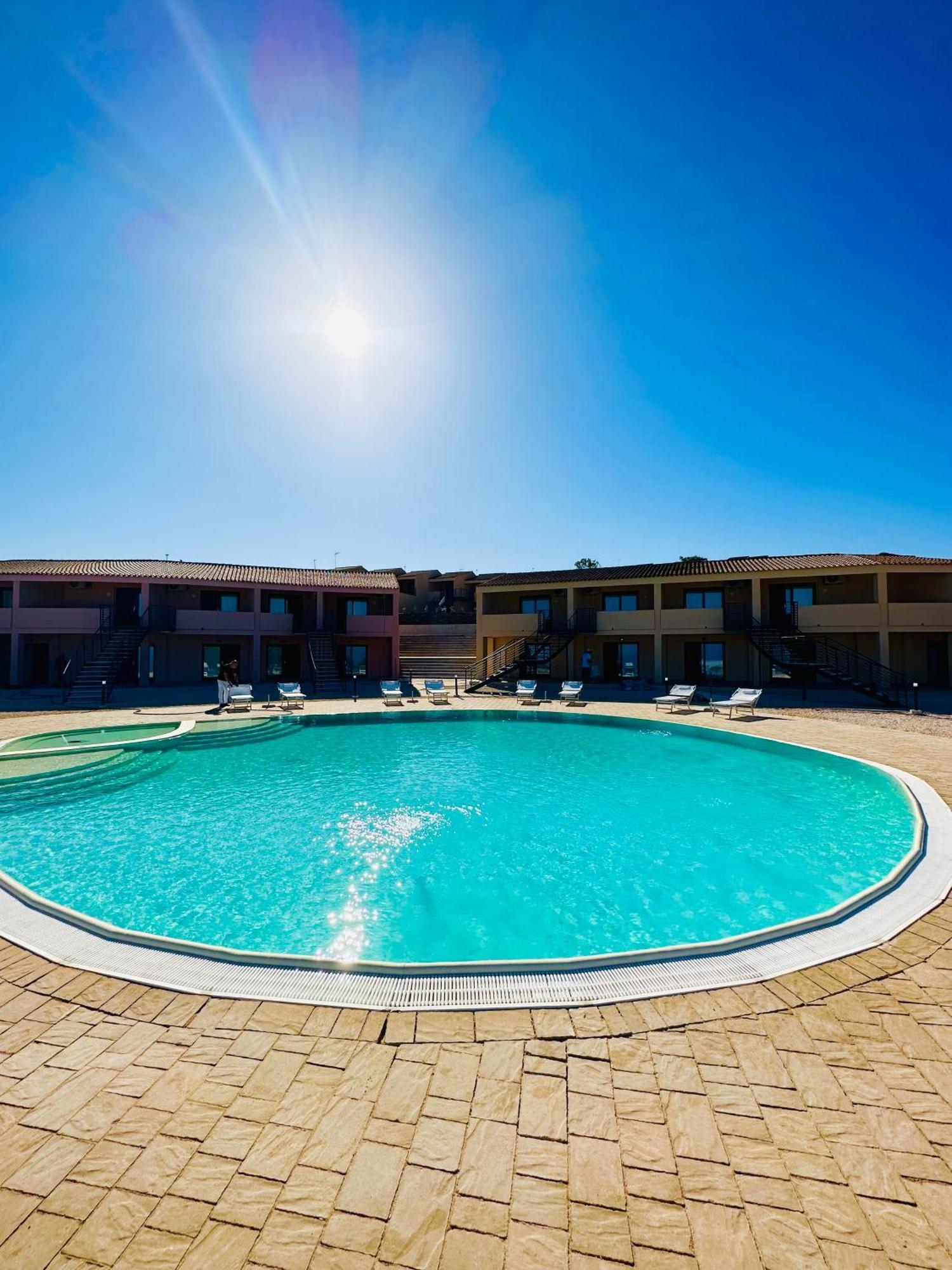 Residence Rocce Rosse Isola Rossa  Esterno foto