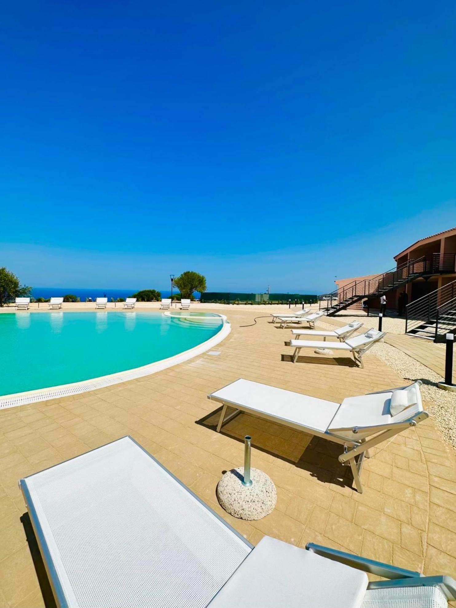 Residence Rocce Rosse Isola Rossa  Esterno foto