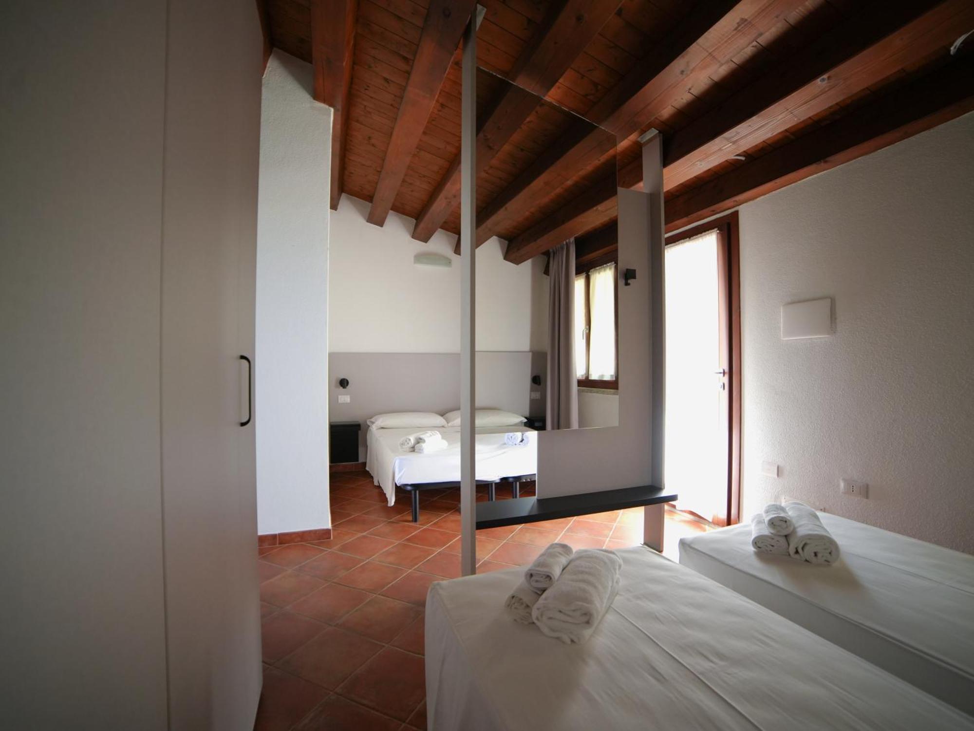 Residence Rocce Rosse Isola Rossa  Esterno foto