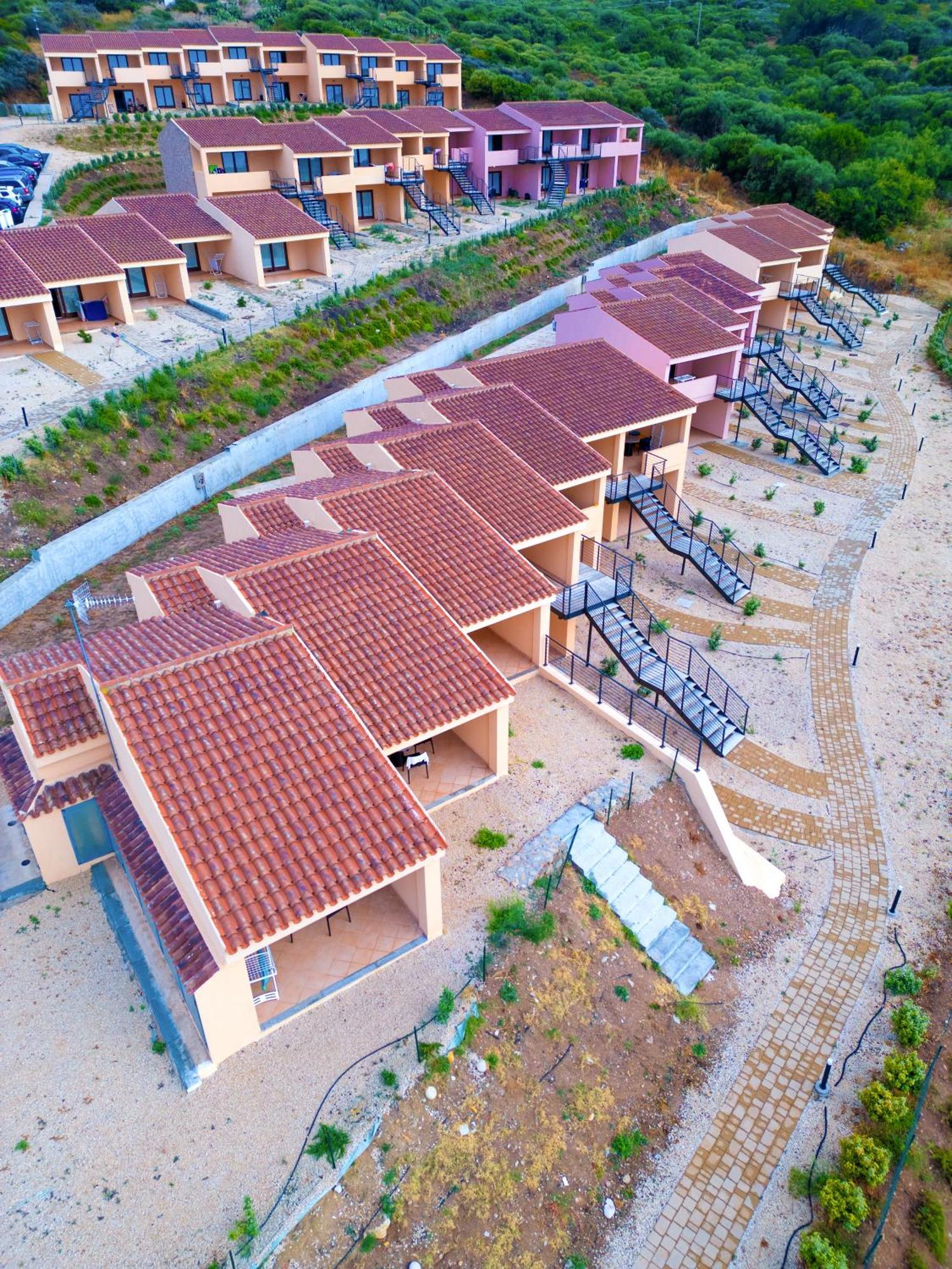 Residence Rocce Rosse Isola Rossa  Esterno foto