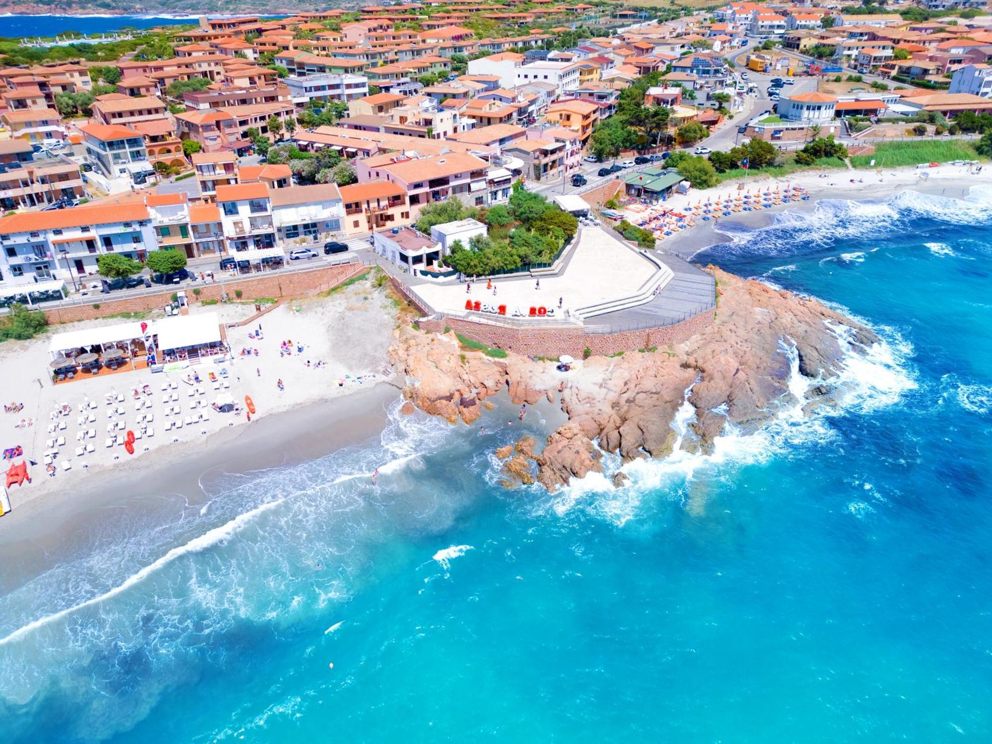 Residence Rocce Rosse Isola Rossa  Esterno foto